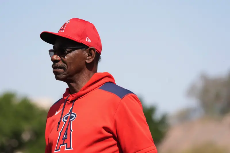 ▲洛杉磯天使隊總教練Ron Washington本季祭出新規，明文禁止球員在更衣室內使用手機，期望藉此提升球隊凝聚力，讓球員更加專注於棒球。（圖／美聯社／達志影像）