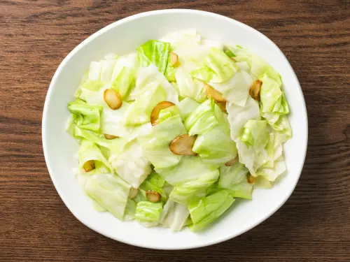 ▲鼎泰豐不只小籠湯包、排骨炒飯，就連炒青菜也很美味，一盤250元，但饕客仍埋單，認為貴有貴的道理。（圖／鼎泰豐官網）
