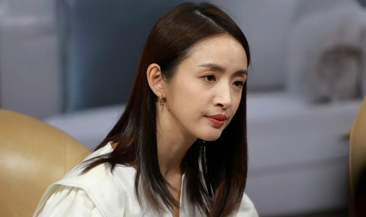 ▲林依晨（如圖）4年前曾遭爆為懷孕被婆家逼生吃青蛙，還說她老公會帶嫩模回家。對此，林依晨霸氣以千字聲明反擊，否認一切不實謠言。（圖／林依晨臉書）