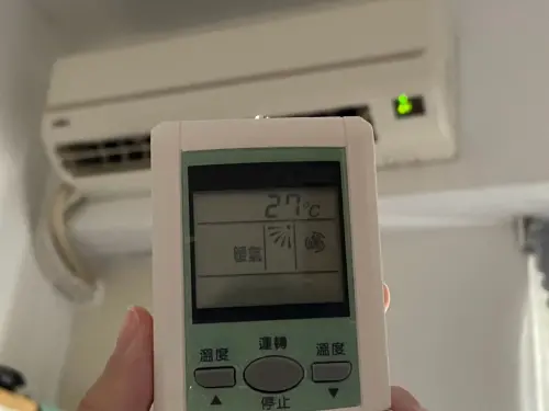 ▲天冷時許多人會打開暖氣保暖，卻有民眾改使用抗寒神器，而引起討論。（圖／記者陳雅雲攝）