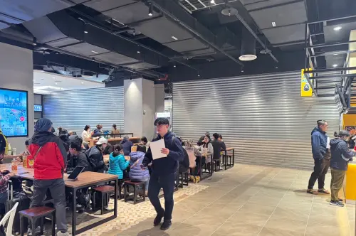 南港LaLaport二度傳火警聲!美食街「鐵捲門突降下」 業者揭主因