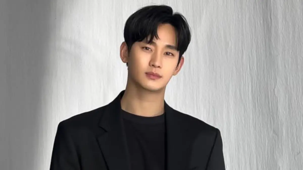 ▲金秀賢（如圖）本月起負面新聞連環爆，先前登上GD（G-Dragon）節目《Good Day》的畫面遭全部刪除，昨（20）日電視台方面停播本週節目，事後GD本人也在社群疑似為此開腔，「在這個冷酷無情的世界裡清醒點」，引發許多觀眾臆測。（圖／翻攝自金秀賢IG）