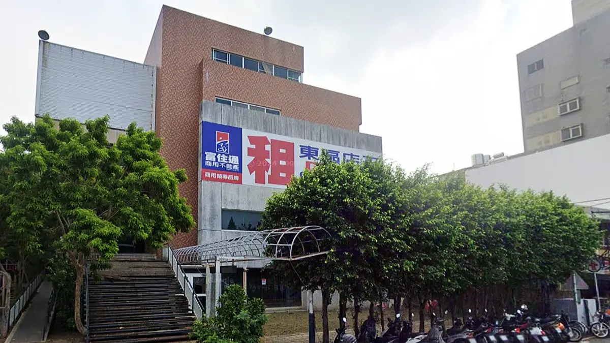 ▲東區東興路一處補習班，1月以每月租金總價68萬元出租，坐穩台南市東區「店王」寶座。（圖／翻攝自Google Map）