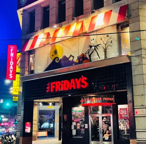 全台最「資深」的TGI FRIDAYS台中英才店,將於4月20日閉幕,轉戰崇德商圈。(圖/TGI FRIDAYS提供) ▲全台最「資深」的TGI FRIDAYS台中英才店,將於4月20日閉幕,轉戰崇德商圈。(圖/TGI FRIDAYS提供)