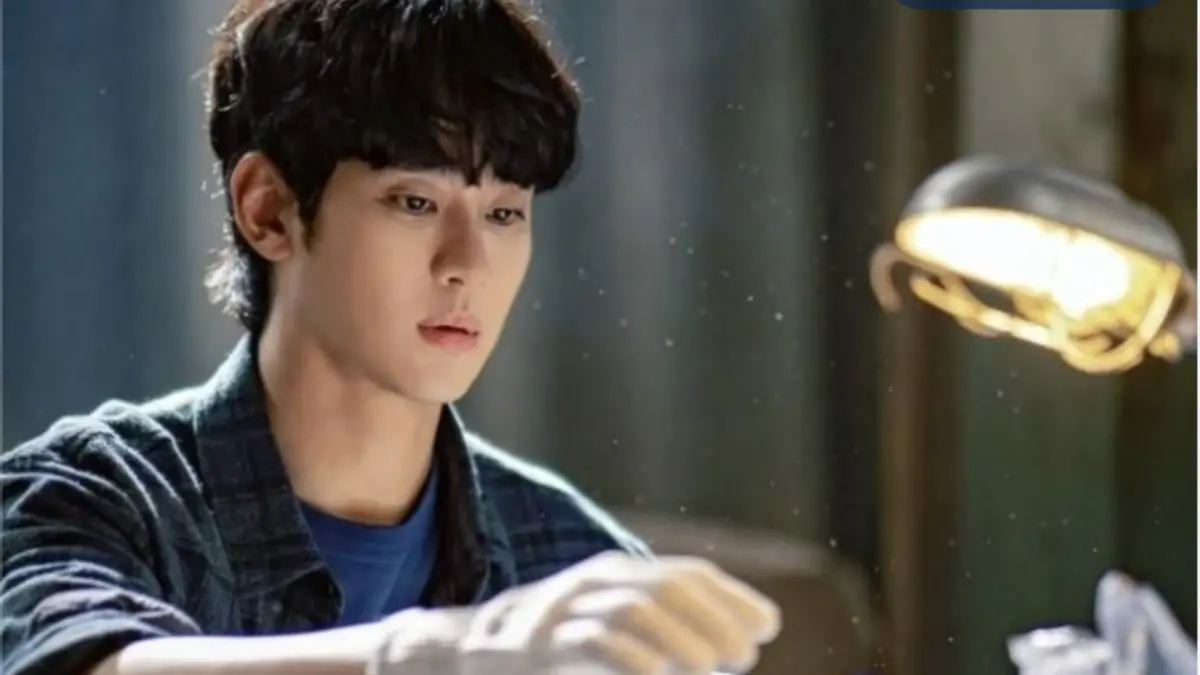 ▲Disney+的影集《山寨人生》原先預計4月要上線，不過因男主角金秀賢（如圖）爆出負面爭議，播出時間可能將延後。（圖／Disney+）