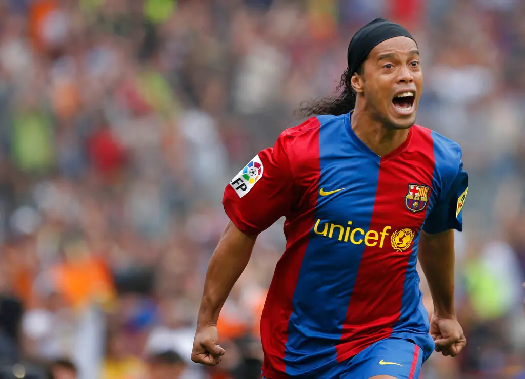 ▲巴西傳奇球星小羅納度迎來45歲生日！曾榮獲金球獎、世界足球先生，以華麗盤帶與「牛尾巴」過人技術風靡足壇。（圖／美聯社／達志影像）