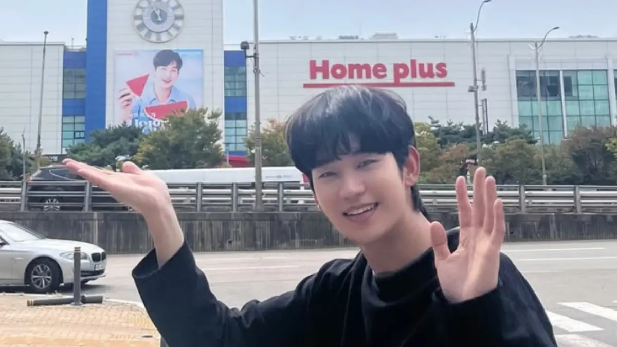 ▲金秀賢近期因和金賽綸交往的爭議名聲跌落谷底，所代言的品牌紛紛和他解約切割。今（21）日傳出，金秀賢所代言的韓國賣場品牌Homeplus也將準備和他解約。（圖／金秀賢IG）