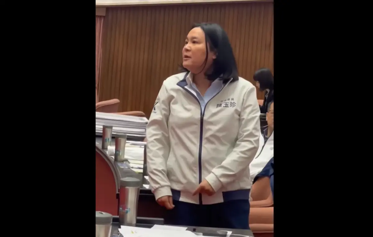 ▲陳玉珍表示，游智斌是陳玉珍的助理。（圖／民進黨團臉書）