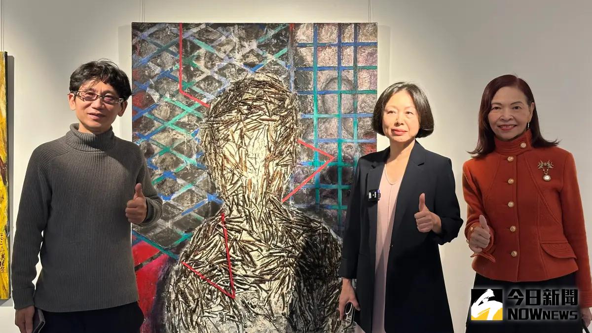 ▲子題展策展人之一蔡仁德（左）、高雄市現代畫學會理事長王富娘（中）及子題展策展人之一雷紫玲（右）。（圖／記者陳美嘉攝，2025.03.21）