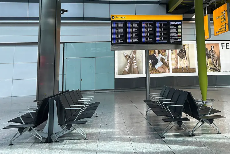 ▲全球最繁忙機場之一的希斯羅機場(Heathrow Airport),因停電關閉而空空蕩蕩。(圖/美聯社/達志影像)