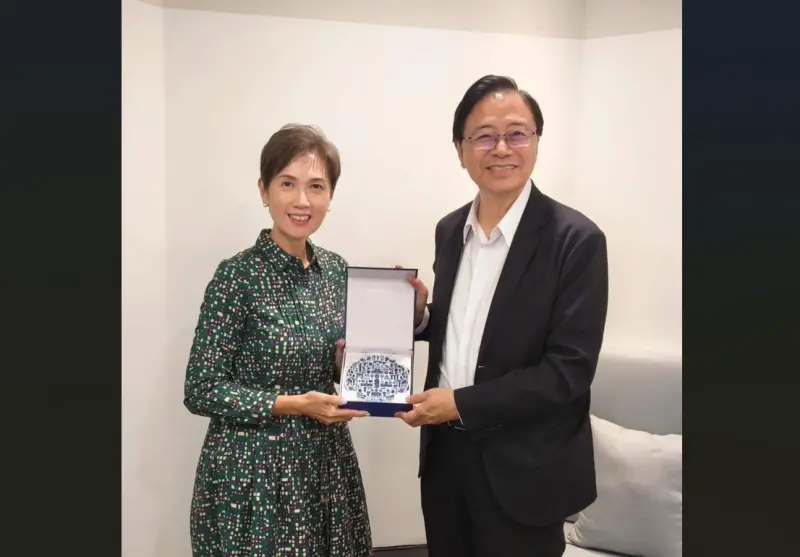 ▲桃園市長張善政21日率團訪問新加坡數碼發展與新聞部（Ministry of Digital Development and Information，MDDI），部長楊莉明（Josephine Teo）親自接待。（圖／桃園市政府提供）