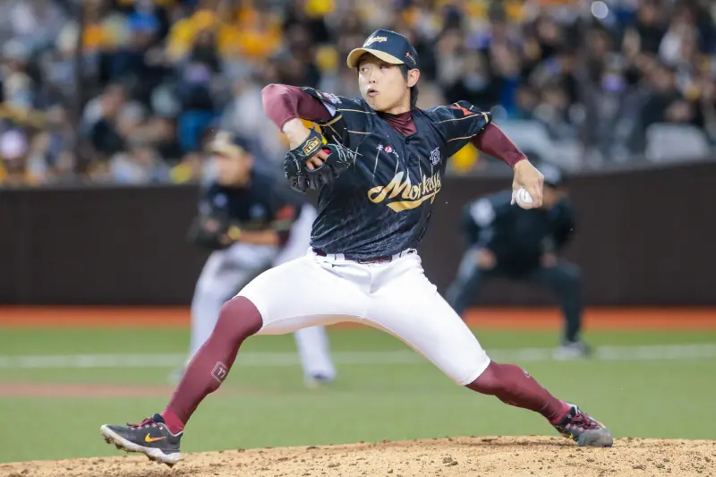 ▲樂天桃猿投手陳冠宇因腰部緊繃，季前一週才回歸戰場。（圖／樂天桃猿提供）