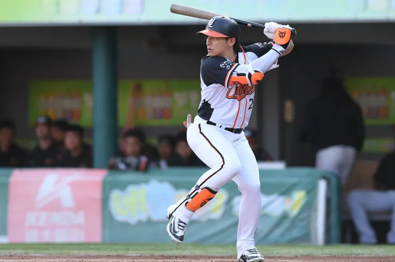 ▲統一獅陳傑憲對富邦悍將熱身賽3打數敲出1支安打。（圖／統一獅提供）