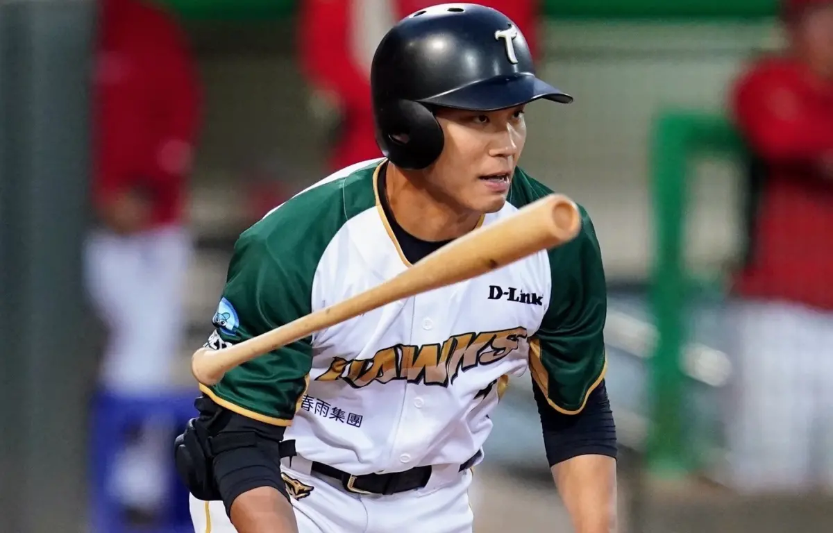 ▲台鋼雄鷹王柏融此役繳出4安「猛打賞」，帶領球隊以7：2退味全龍。（圖／台鋼雄鷹提供）