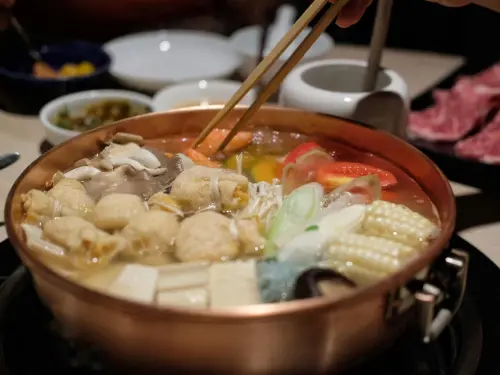 ▲有「火鍋界LV」稱號的「橘色涮涮屋」其台中新光店於3月初劃下句點，搬遷至台中市政路上，目前確定將於3月25日開幕。（圖／記者葉盛耀攝）