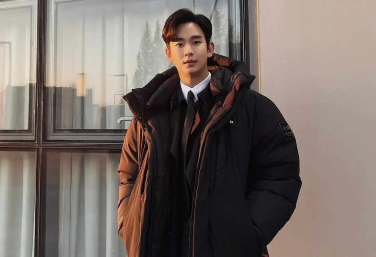 ▲金秀賢（如圖）被前女友金賽綸的友人們認為害她輕生的主要原因，有9成都是為了他，只有剩下的1成才是為了一直做新聞抹黑她的記者李鎮浩，揭露他行為的《橫豎研究所》宣稱有更多驚人猛料還沒放出來。（圖／摘自金秀賢IG）