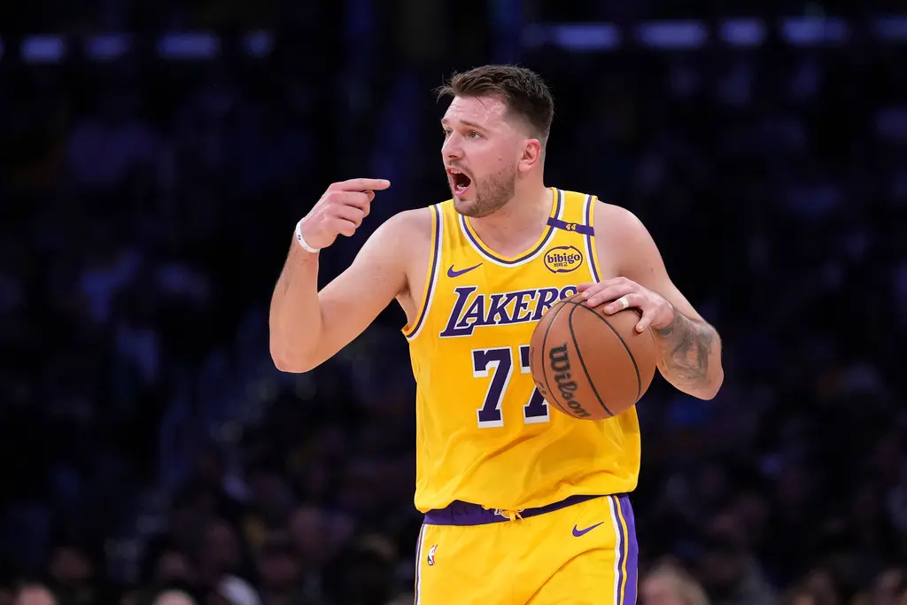 ▲Luka Doncic坦言「我只想奪冠」，季後賽首輪將再戰宿敵Rudy Gobert，兩人從奧運恩怨延燒至NBA，這回將在湖人對灰狼的系列賽中展開真正復仇之戰。（圖／美聯社／達志影像）