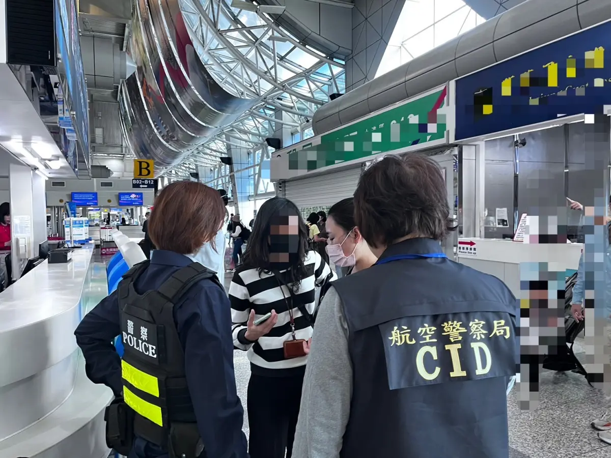 ▲朱女因只買單程機票到泰國，不符合泰國入境規定，所幸警方告知前往該地區可能遭限制自由從事不法犯罪，成功勸阻民眾取消出國行。（圖／航警局高雄分局提供）