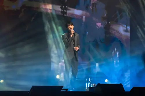 ▲見面會上，柳演錫演唱多首《現在撥打的電話》的歌曲。（圖／瑞田文創）