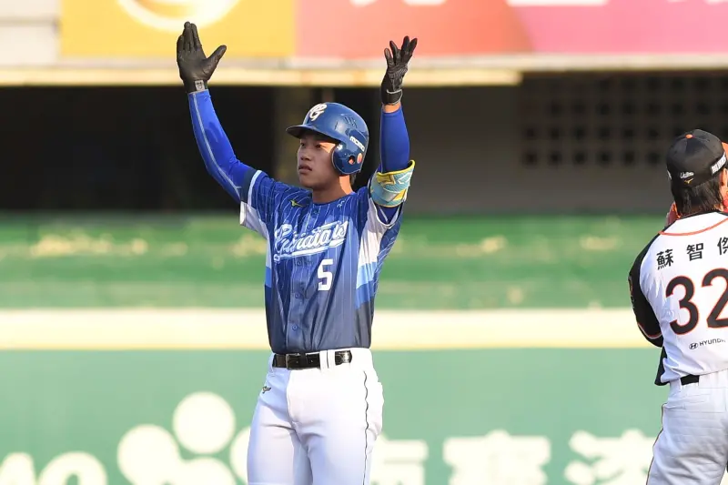 ▲王念好最近2場官辦熱身賽，敲出3支二壘安打。（圖／富邦悍將提供）