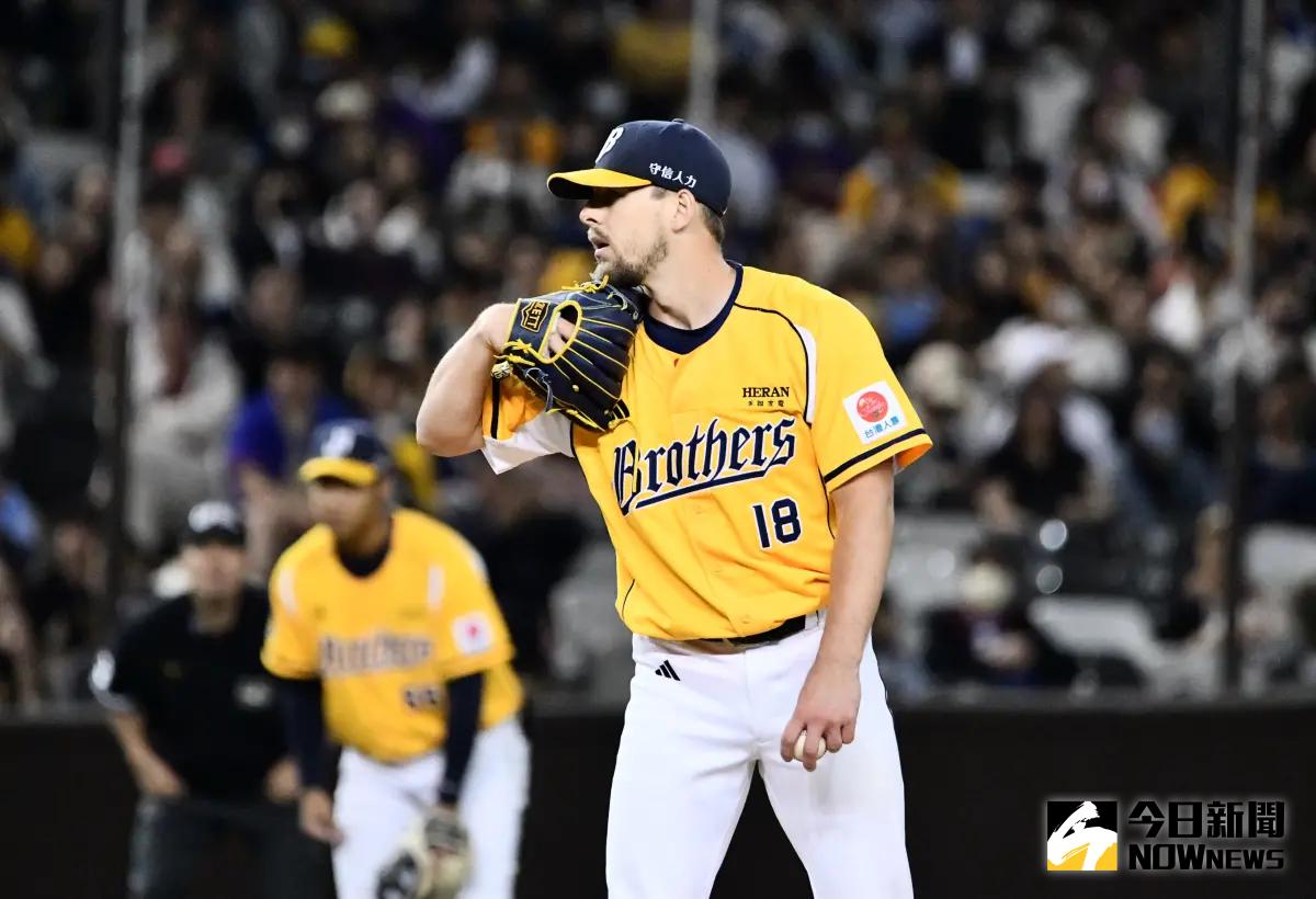 ▲中信兄弟洋投克迪僅投2.2局就被富邦悍將打退場。（圖／記者／林柏年攝）