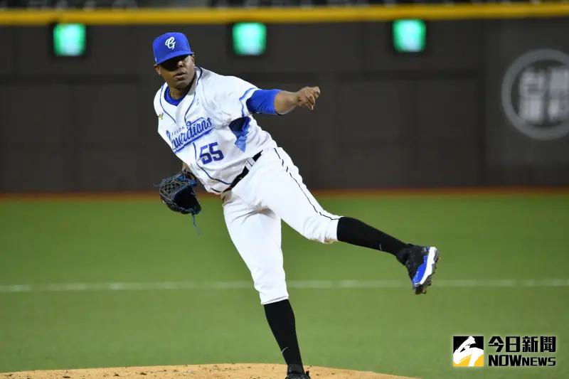 ▲富邦悍將洋投力亞士，官辦熱身賽對中信兄弟繳出5局無失分好投。（圖／記者林柏年攝）