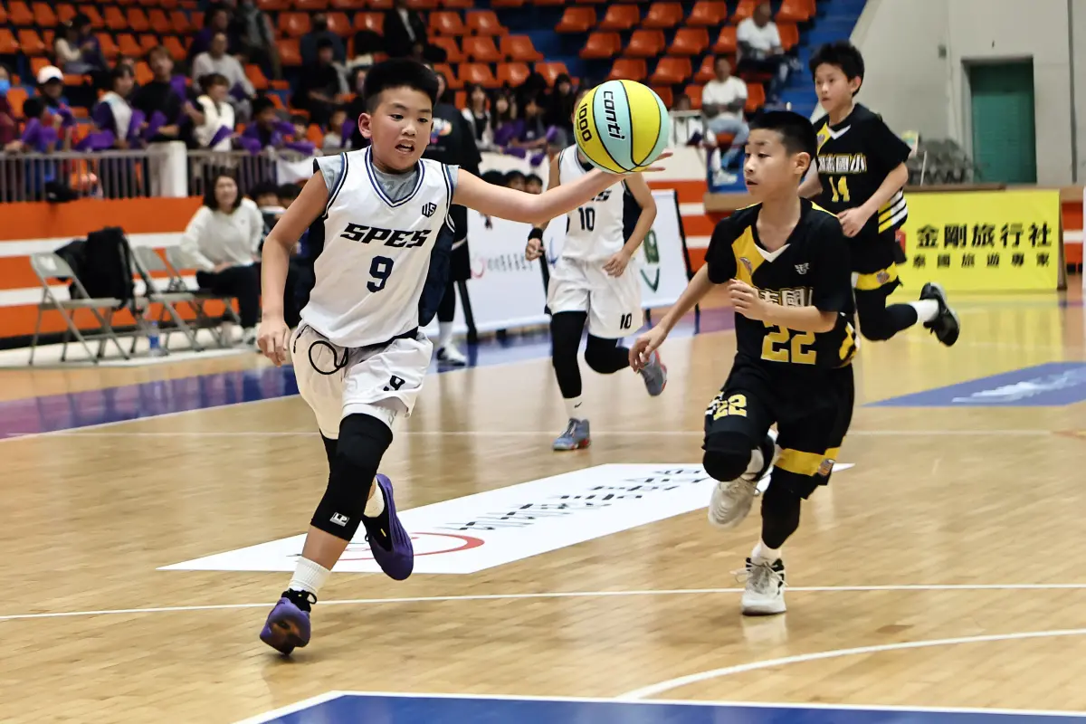 ▲2025全國小學籃球賽五年級男子組四強戰，台中新平、梧棲、大智三校聯手晉級冠軍戰，展現台中基層籃球實力，四強包辦三席成最大贏家。（圖／小學體總提供）