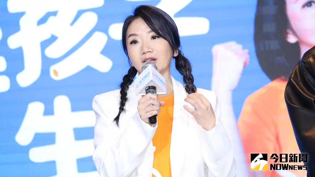 ▲黃子佼持有大量未成年性愛片遭外界抵制，持有大量未成年性愛片，三度道歉仍遭轟，陶晶瑩（如圖）被問及此事，表示孟耿如的道歉會無法平息外界怒火有原因，「溝通的管道要對到點 。」也無奈表示，犯錯了就好好面對並改過。（圖／記者陳明安拍攝）