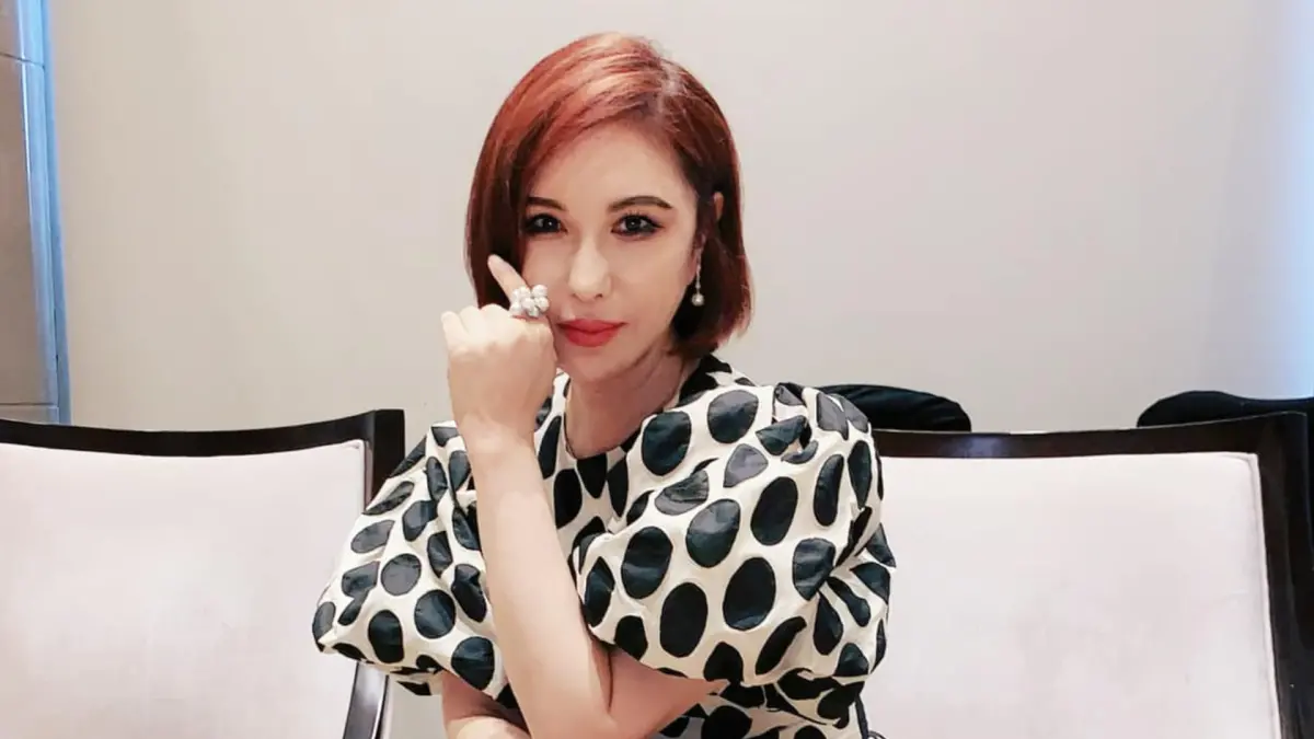 ▲利菁深夜突發文，自責連喊「4次對不起」，表示健康出問題，狂咳2週、水腫5公斤。（圖／翻攝自Facebook 利菁 Regine）