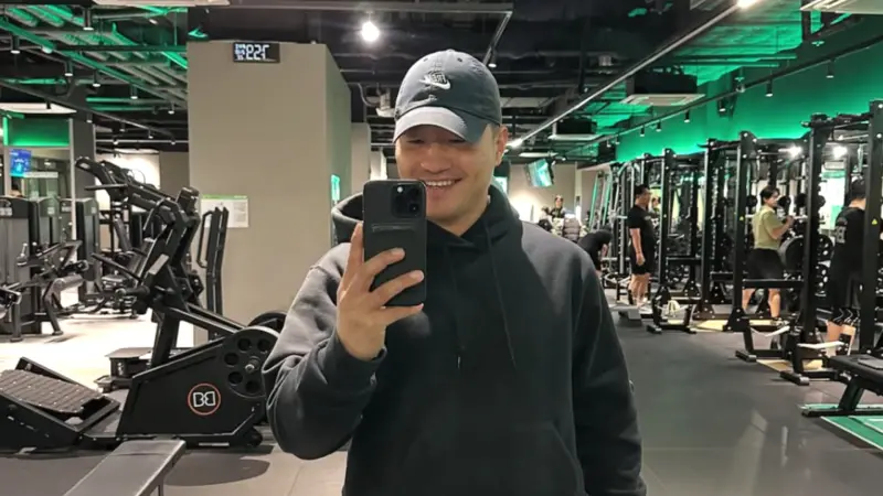 ▲韓國知名訓犬師姜亨旭，日前遭控「監視員工」，經警方調查後還他清白，姜亨旭坦言這段時間暴瘦13公斤、還落髮，已治療近半年。（圖／翻攝自instagram hunter.kang）