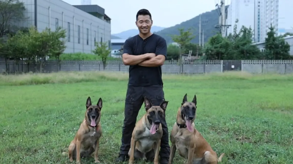 ▲韓國知名訓犬師姜亨旭，日前遭控「監視員工」，經警方調查後還他清白，姜亨旭坦言這段時間暴瘦13公斤、還落髮，已治療近半年。（圖／翻攝自instagram hunter.kang）