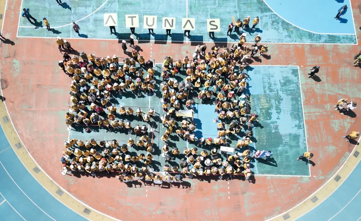 ▲2025年歐都納無痕山林活動參與者共同排成「50」字，象徵品牌50週年對環保與永續的堅定承諾。(圖/歐都納提供)