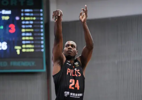 ▲桃園璞園領航猿葛拉漢在BCL首戰搶下關鍵籃板，是首戰的致勝功臣。（圖／桃園璞園領航猿提供）