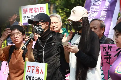 ▲ 中配網紅「亞亞」（本名：劉振亞）因涉及宣揚武統，今（25）日亞亞將在上午10時與家人和民團台灣國際家庭互助協會一起到內政部前開記者會。（圖／葉政勳攝）