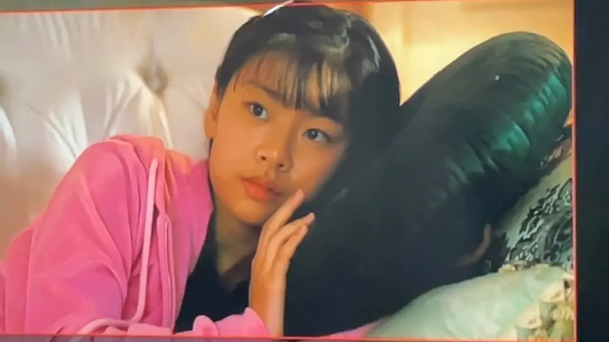 ▲《苦盡柑來遇見你》中，愛純所碰上的叛逆高中生「吳珍妮」，是由當年《屍速列車》中飾演孔劉女兒的金秀安（如圖）所出演。（圖／金秀安IG）