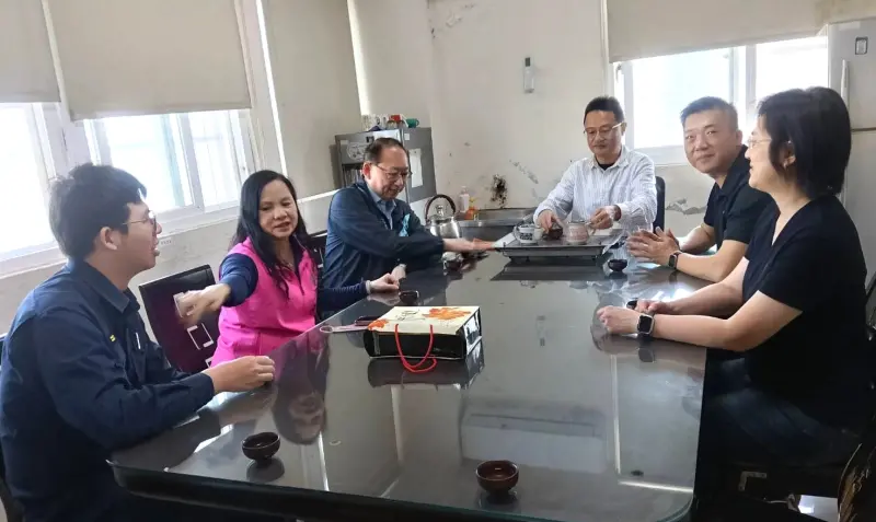 ▲彰化縣議員賴清美今天在臉書發布到派出所「致意」的照片,再度遭網友砲轟。(圖/翻攝賴清美臉書,2025.03.25)