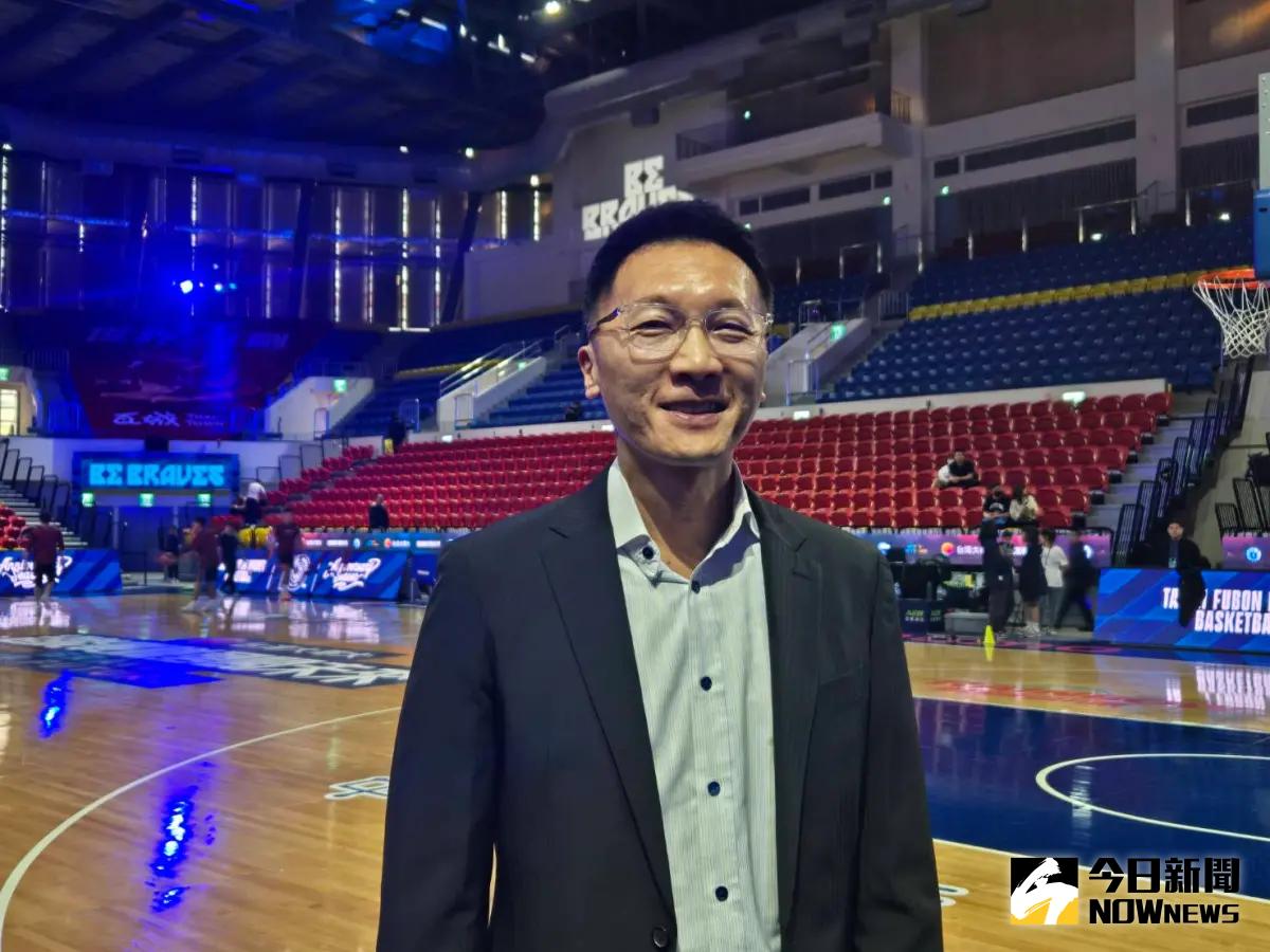 ▲今天在富邦勇士賽前，富邦總教練許晉哲表示，林志傑明年是否退役還不確定，今天大家先專注在志傑再戰一年上，之後仍尊重他個人的決定。（圖／記者黃建霖攝）