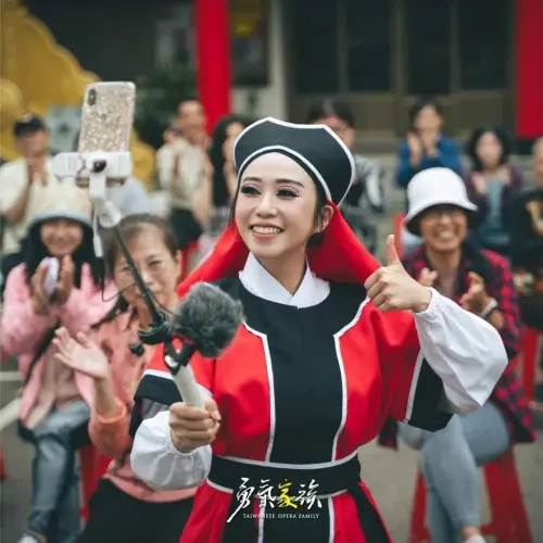 ▲鄭茵聲踏入戲劇圈在《勇氣家族》飾演可愛直播主。（圖／翻攝自Facebook《勇氣家族》）