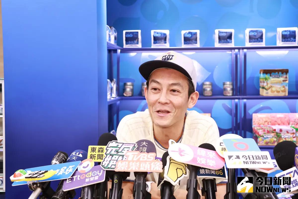 ▲陳冠希（如圖）在台北民生社區開咖啡廳，3月時才出席記者會，今卻爆出他在飛機上與座艙長爆發衝突，還秀出鑽石卡嗆「誰比我更高」。（圖／記者吳翊緁攝）