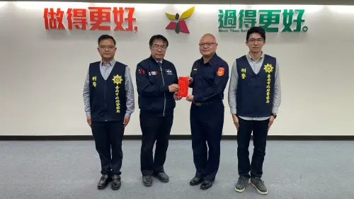 ▲台南市長黃偉哲今天在3月份治安會報中表揚警察局近期偵破多件社會重大矚目案件有功人員。(圖/南市府提供) ▲台南市長黃偉哲今天在3月份治安會報中表揚警察局近期偵破多件社會重大矚目案件有功人員。(圖/南市府提供)