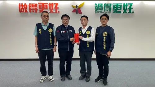 ▲台南市刑事警察大隊及玉井分局分別查獲販賣毒品案,並溯源至第六層販毒藥頭,會中接受黃偉哲表揚。(圖/南市府提供) ▲台南市刑事警察大隊及玉井分局分別查獲販賣毒品案,並溯源至第六層販毒藥頭,會中接受黃偉哲表揚。(圖/南市府提供)