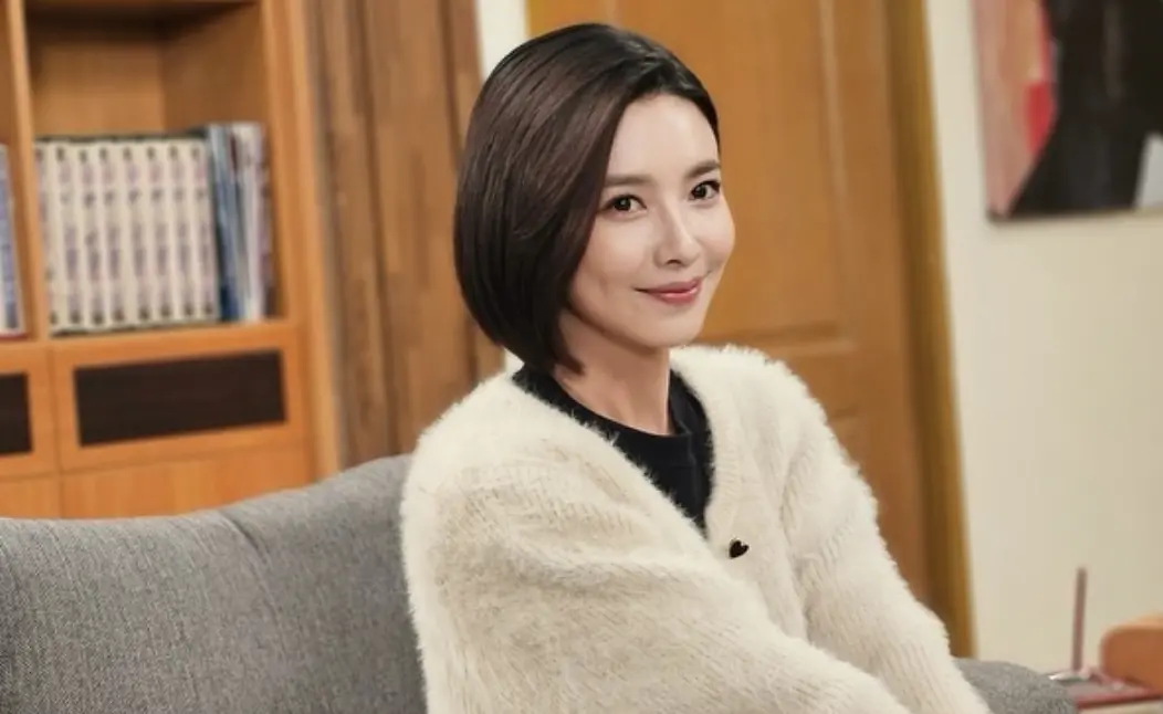 ▲吳婉君（如圖）在Threads上回覆網友「沒有傷心可以按」，去年拍《愛的榮耀》時和趙駿亞祕戀，製作人王珮華也說話了。（圖／翻攝自吳婉君IG）