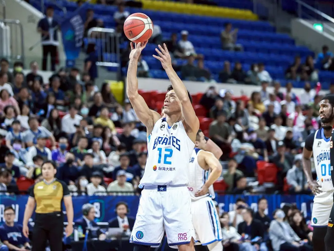 ▲P.LEAGUE+今（25）日賽事，富邦勇士在主場迎戰臺南台鋼獵鷹，最終以103：94拿下勝利。此役焦點人物林志傑在賽前正式宣布與球隊續約一年，而勇士也用一場勝利為這位老將的決定增添意義。（圖／PLG提供）