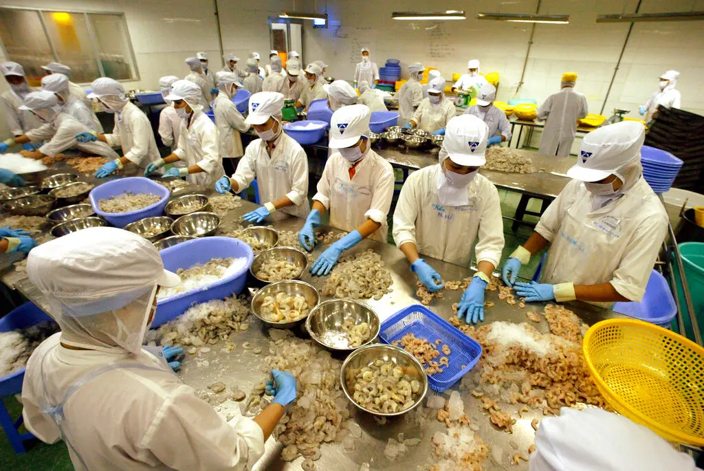 ▲川普高舉關稅大旗，越南面臨高達46%的對等關稅，恐重創經濟發展。（圖／美聯社／達志影像）