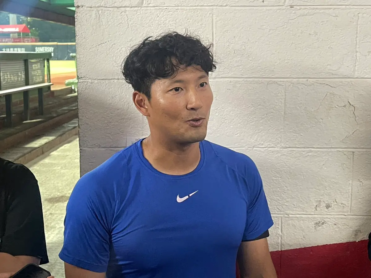 ▲林哲瑄昨戰打出致勝長打，賽後透露去年底赴美Driveline訓練中心接受「魔改」，結果揮棒速度有顯著進步，還開玩笑說，「他們的訓練蠻不錯，好像有回春！」（圖／記者林子翔攝）