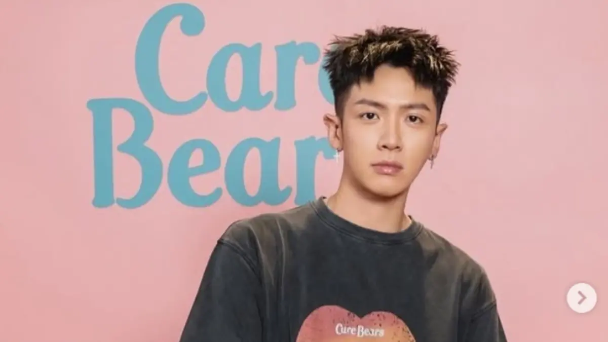 ▲柯震東昨（25）日發文，表示自己上週六被搭訕，那個女孩沒認出自己，還「害羞要IG」，讓他樂歪發文喊：出門真好。（圖／翻攝自instagram kaikaiko）