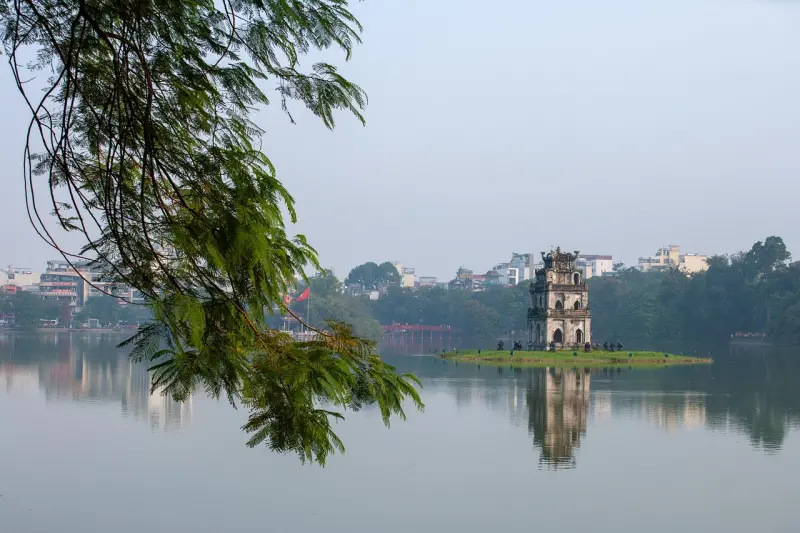 ▲還劍湖是越南河內市中心的天然淡水湖。(圖/取自Pixabay)