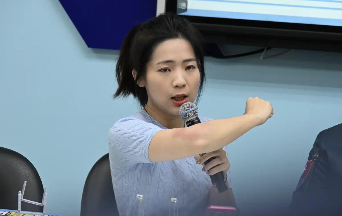 ▲徐巧芯遭柯建銘誤傷傷勢曝光，她堅持提告。（圖／國民黨團提供）