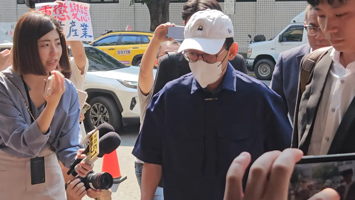 ▲黃子佼（如圖）持有大量未成年女子的性影片，老婆孟耿如因為不離不棄力挺遭炎上，對此，資深媒體人許聖梅也分析：「他（黃子佼）瞞著太太，可能更有他的快感。」（圖／記者劉松霖攝）