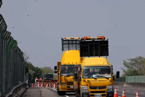 ▲為確保行車安全，交通部高速公路局啟動封閉作業，並採取「國道讓蝶道」措施，成功創下歷年來最早封道的紀錄。（圖／茂管處）